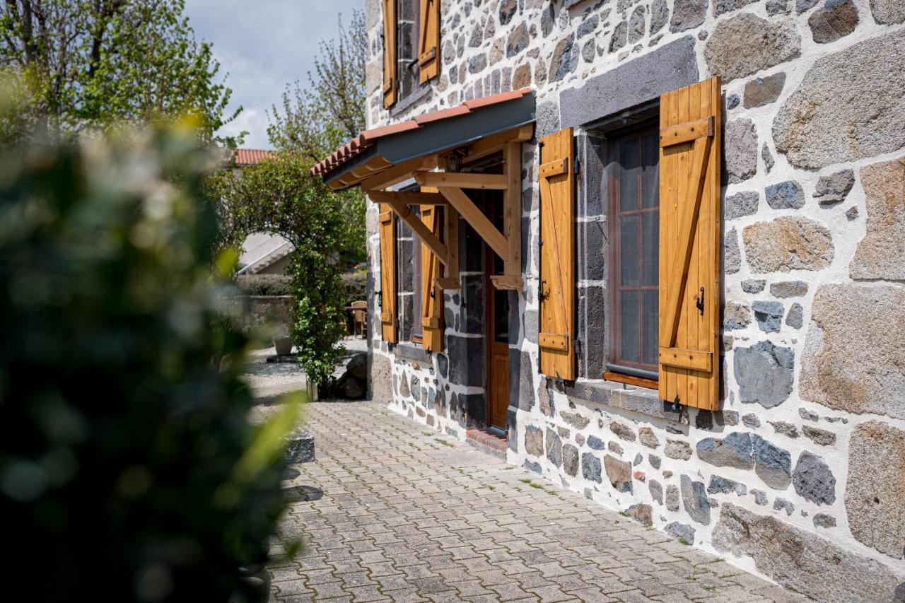 Maison D'Hote La Grange Aux Ayres Olloix Eksteriør bilde